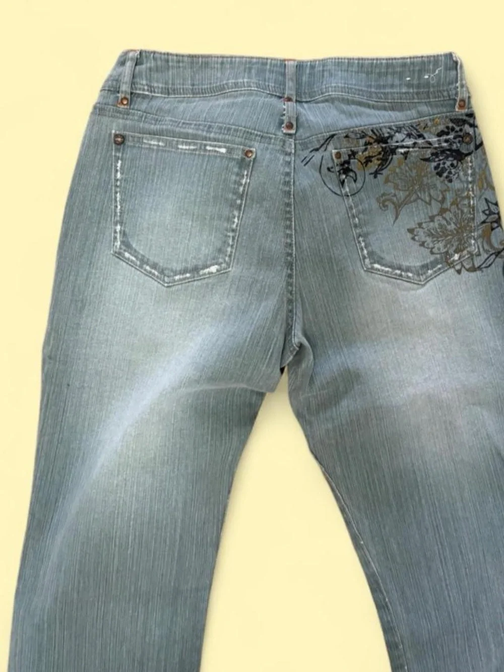 ✨Y2K ecko low rise bootcut jeans with black floral and vine embroidery✨